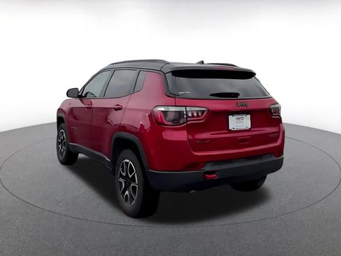 Used 2025 Jeep Compass Trailhawk image 9