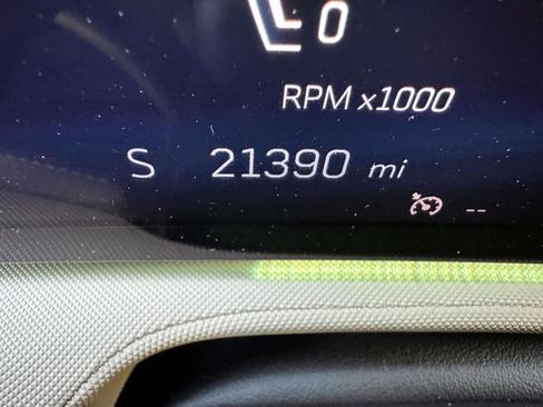 Used 2024 Cadillac XT4 Luxury w/ Cold Weather Package FWD image 30