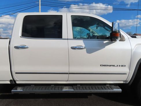 Used 2019 GMC Sierra 3500 Denali w/ Duramax Plus Package image 24