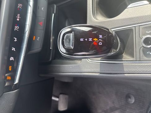 Used 2024 Cadillac XT4 Premium Luxury image 25