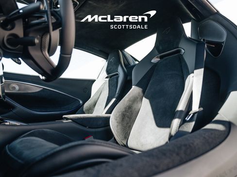 Used 2025 McLaren Artura Spider image 20
