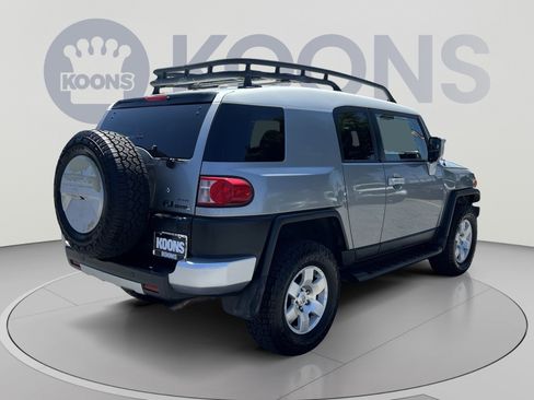 Used 2010 Toyota FJ Cruiser 4WD w/ Upgrade Pkg 2 image 7