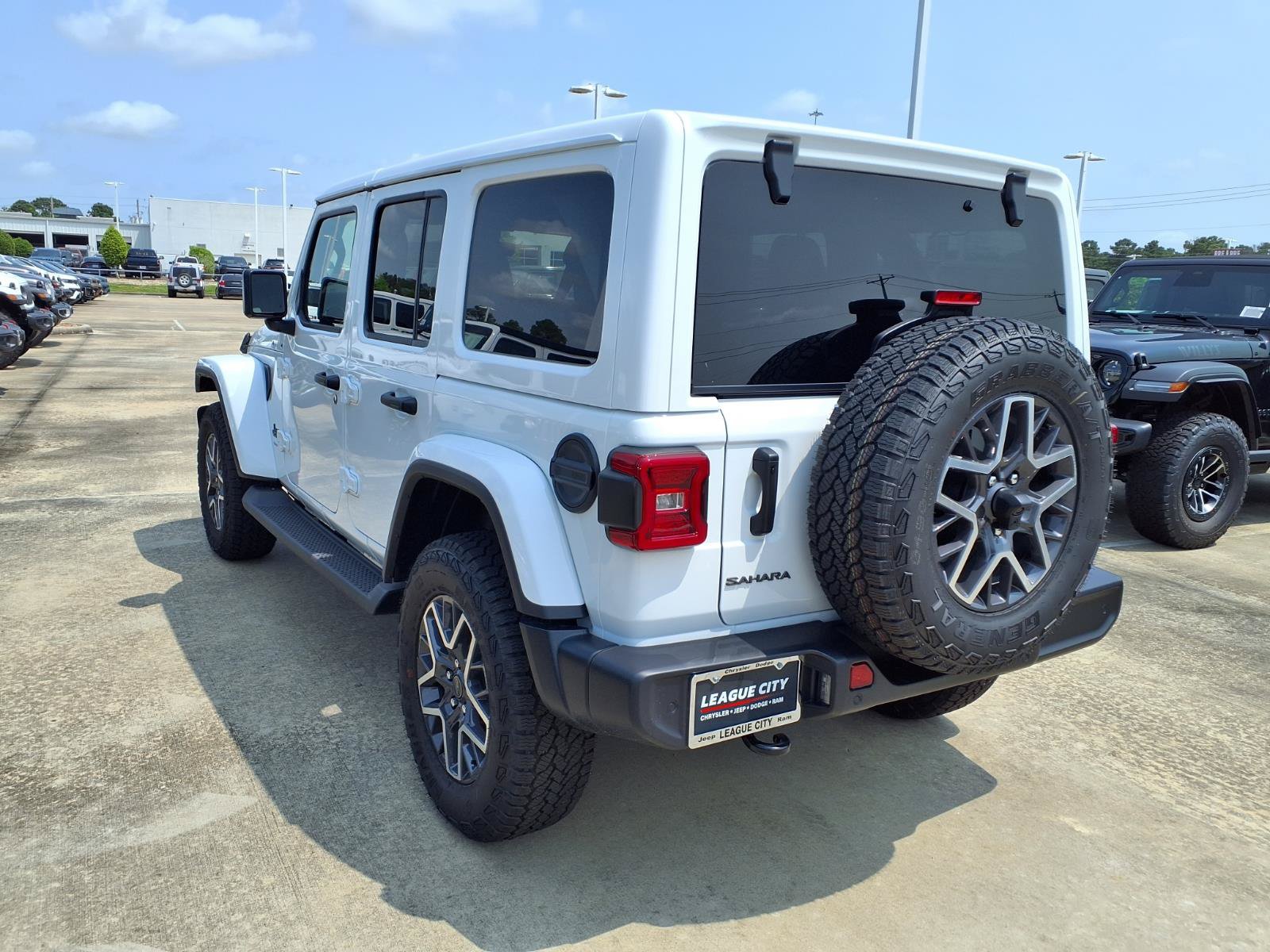 New 2026 Jeep Wrangler Unlimited Sahara AWD/4WD image 2