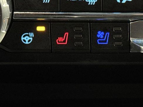 Used 2023 Ford F150 Lariat w/ Equipment Group 502A High image 8