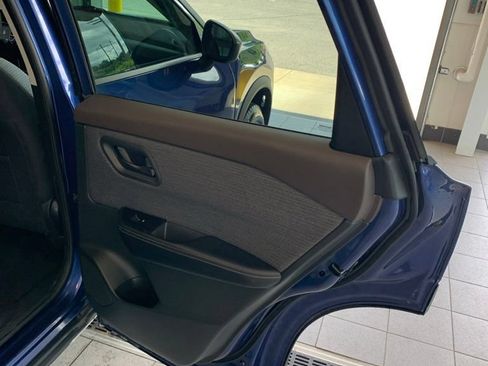 Used 2021 Nissan Rogue S AWD/4WD image 12