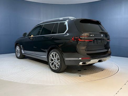 Used 2024 BMW X7 xDrive40i image 3
