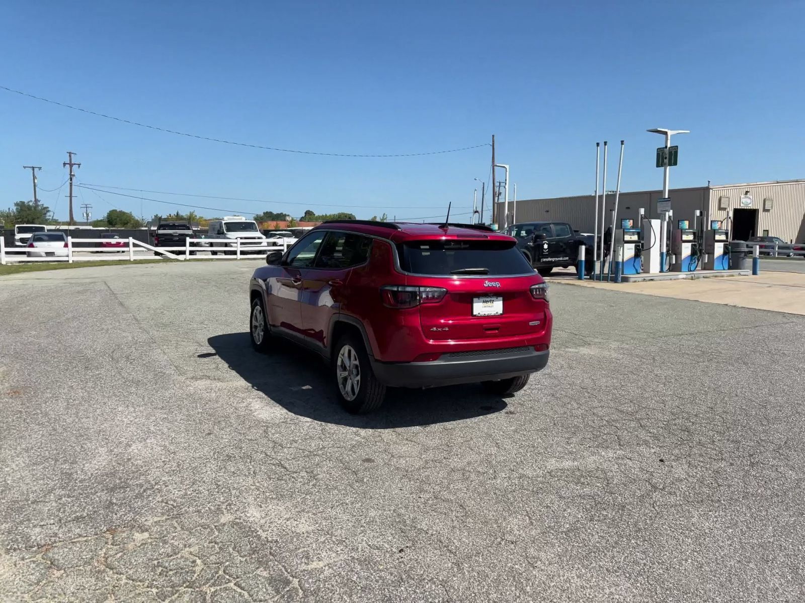 Used 2025 Jeep Compass Latitude AWD/4WD image 10