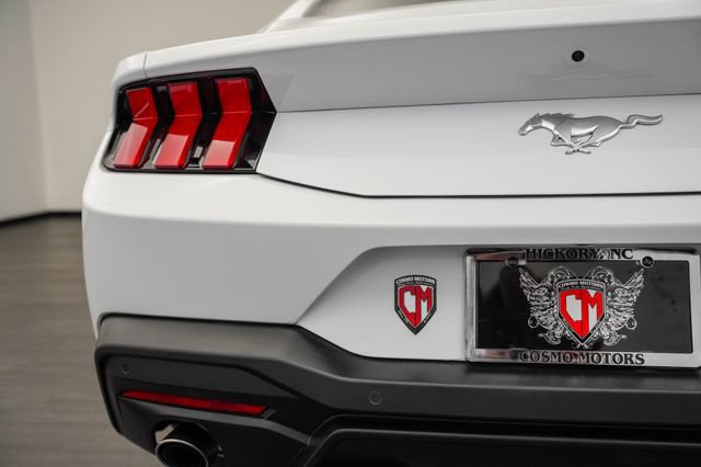 Used 2025 Ford Mustang Coupe RWD image 34