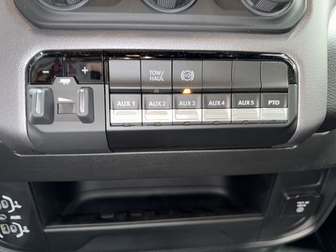 Used 2024 RAM 4500 SLT w/ Quick Order Package 2YG SLT image 36