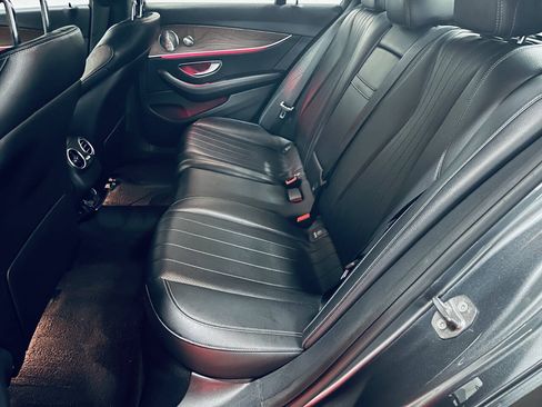 Used 2017 Mercedes-Benz E 300 4MATIC image 19