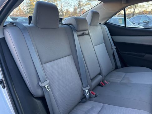 Used 2015 Toyota Corolla LE image 16