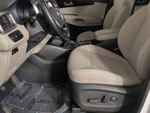 Used 2020 Kia Sorento LX w/ LX I4 Convenience Package image 17