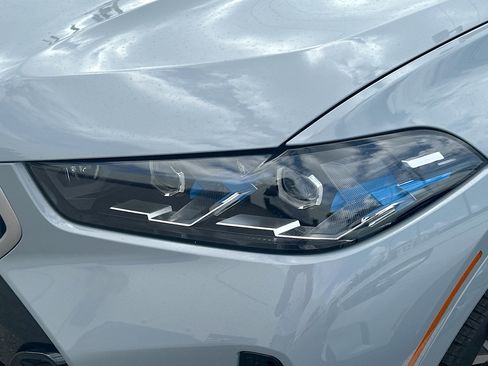 Used 2025 BMW X6 M60i image 6