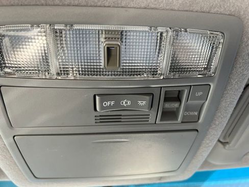 Used 2010 Toyota Highlander 2WD image 23