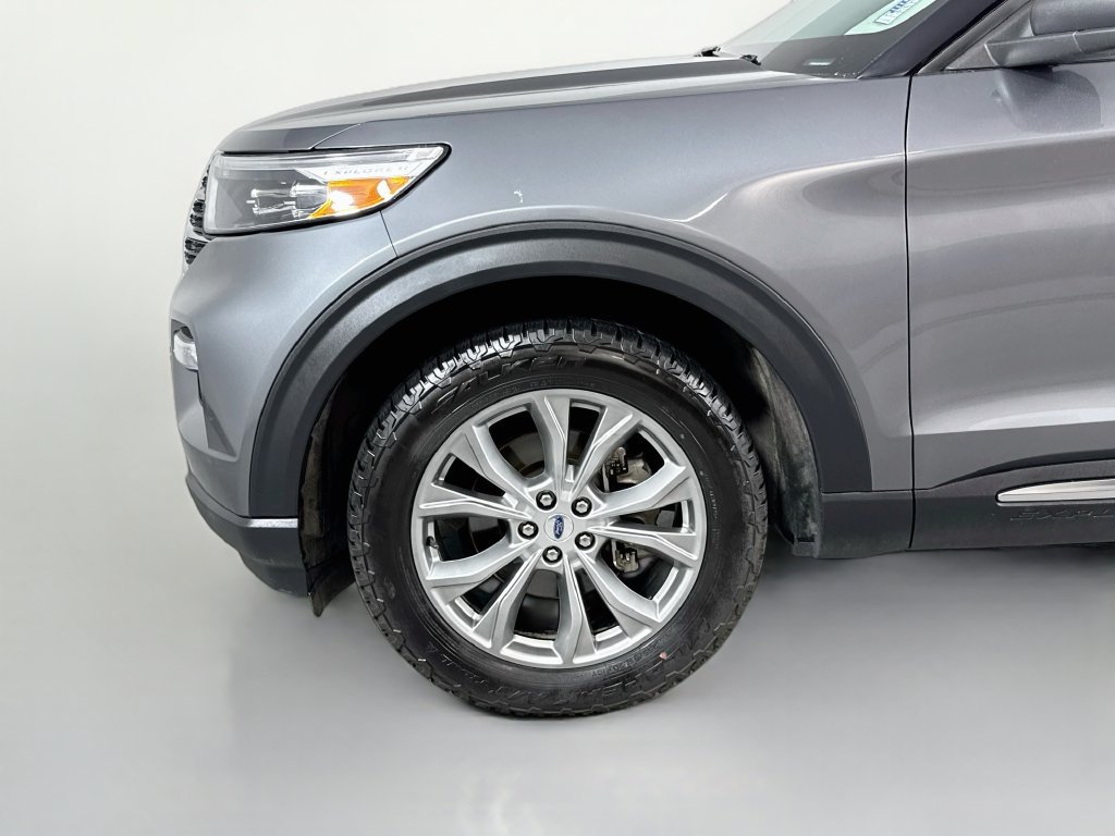 Used 2023 Ford Explorer XLT w/ Equipment Group 202A AWD/4WD image 11