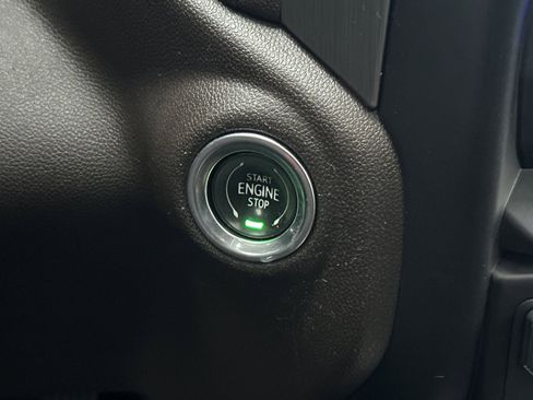 Used 2021 GMC Sierra 3500 Denali w/ Denali Ultimate Package image 21