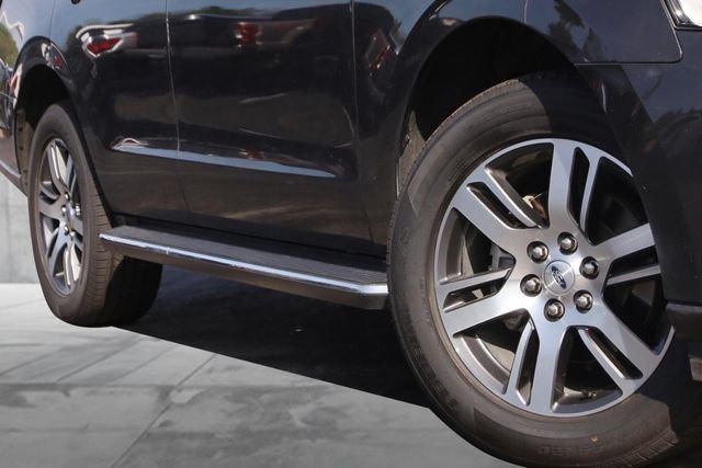 Used 2023 Ford Expedition Limited AWD/4WD image 3