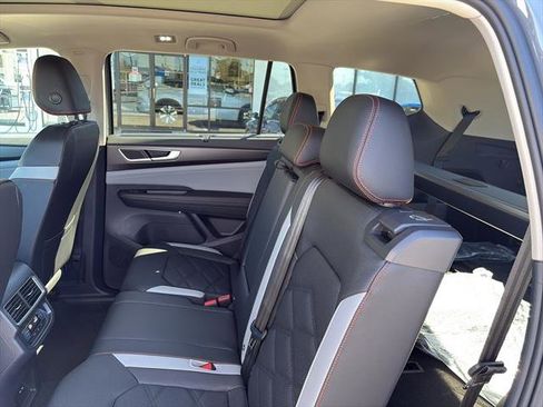 New 2026 Volkswagen Atlas Peak Edition image 14