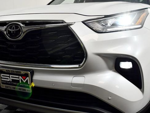 Used 2022 Toyota Highlander Platinum image 13