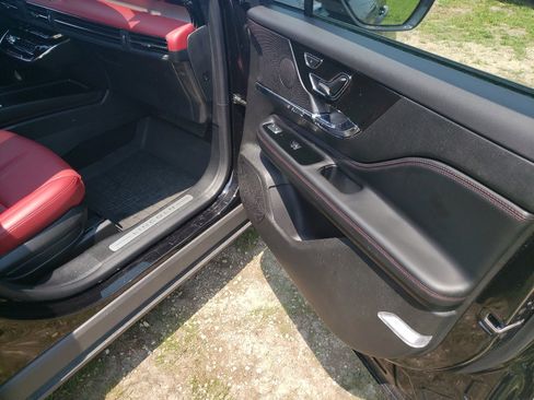 Used 2024 Lincoln Corsair Reserve w/ Equipment Group 201A image 18