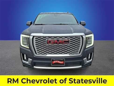 Used 2021 GMC Yukon XL Denali w/ Denali Ultimate Package image 2