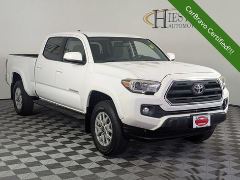 Used 2017 Toyota Tacoma SR5 w/ Tow Package AWD/4WD image 2