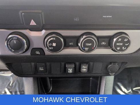 Used 2019 Toyota Tacoma SR5 image 17