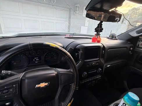Used 2025 Chevrolet Silverado 1500 Custom image 14