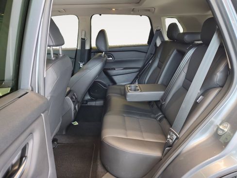 Used 2025 Nissan Rogue SV w/ SV Premium Package FWD image 25