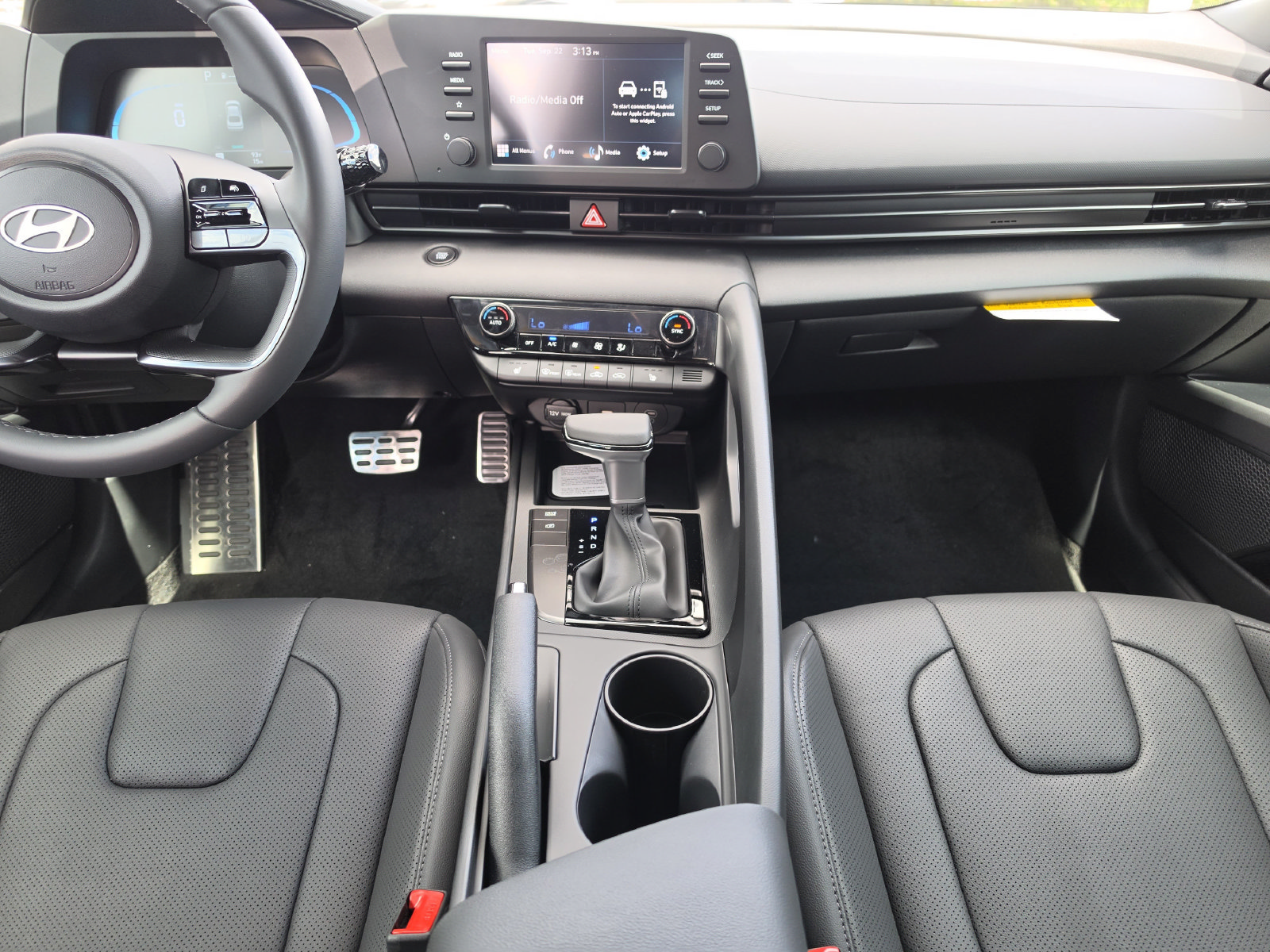New 2026 Hyundai Elantra SEL Sport FWD image 19