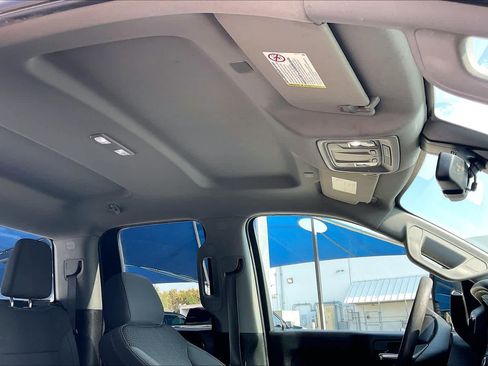 Used 2022 Chevrolet Silverado 2500 Custom w/ Custom Convenience Package image 13