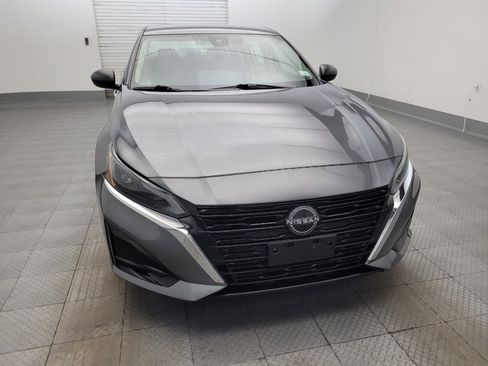 Used 2024 Nissan Altima 2.5 SV FWD image 14
