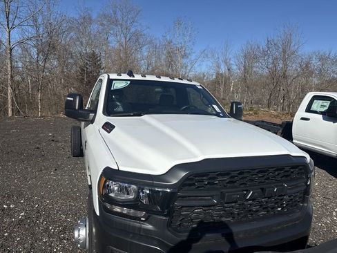 New 2024 RAM 3500 Tradesman image 8