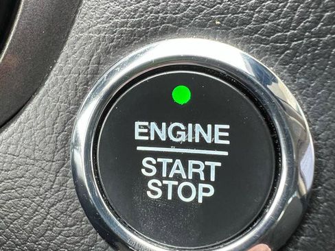 Used 2019 Ford Fusion SE image 26