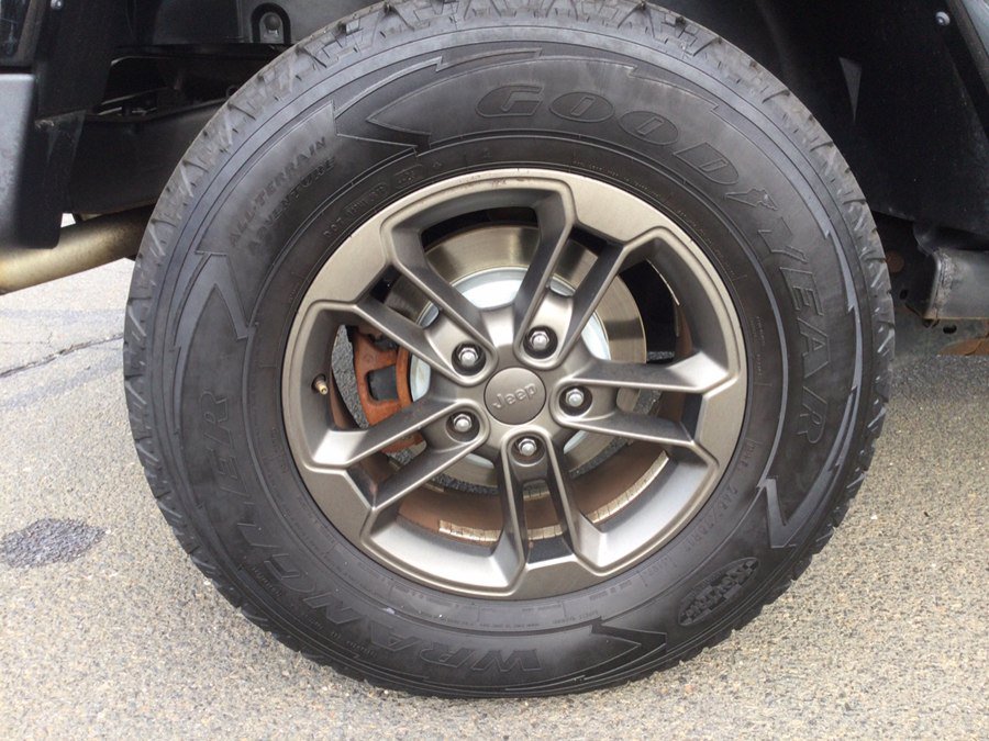 Used 2016 Jeep Wrangler Unlimited Sahara AWD/4WD image 39