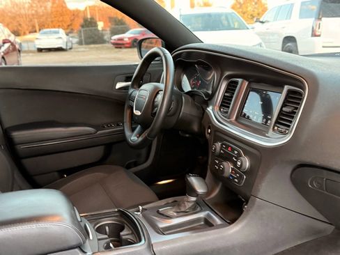Used 2018 Dodge Charger SXT w/ Blacktop Package image 21