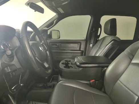 Used 2022 RAM 2500 Tradesman w/ Chrome Appearance Group AWD/4WD image 10