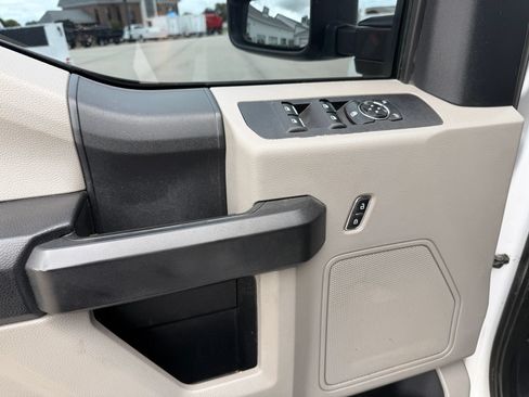 Used 2019 Ford F250 XL w/ STX Appearance Package AWD/4WD image 12