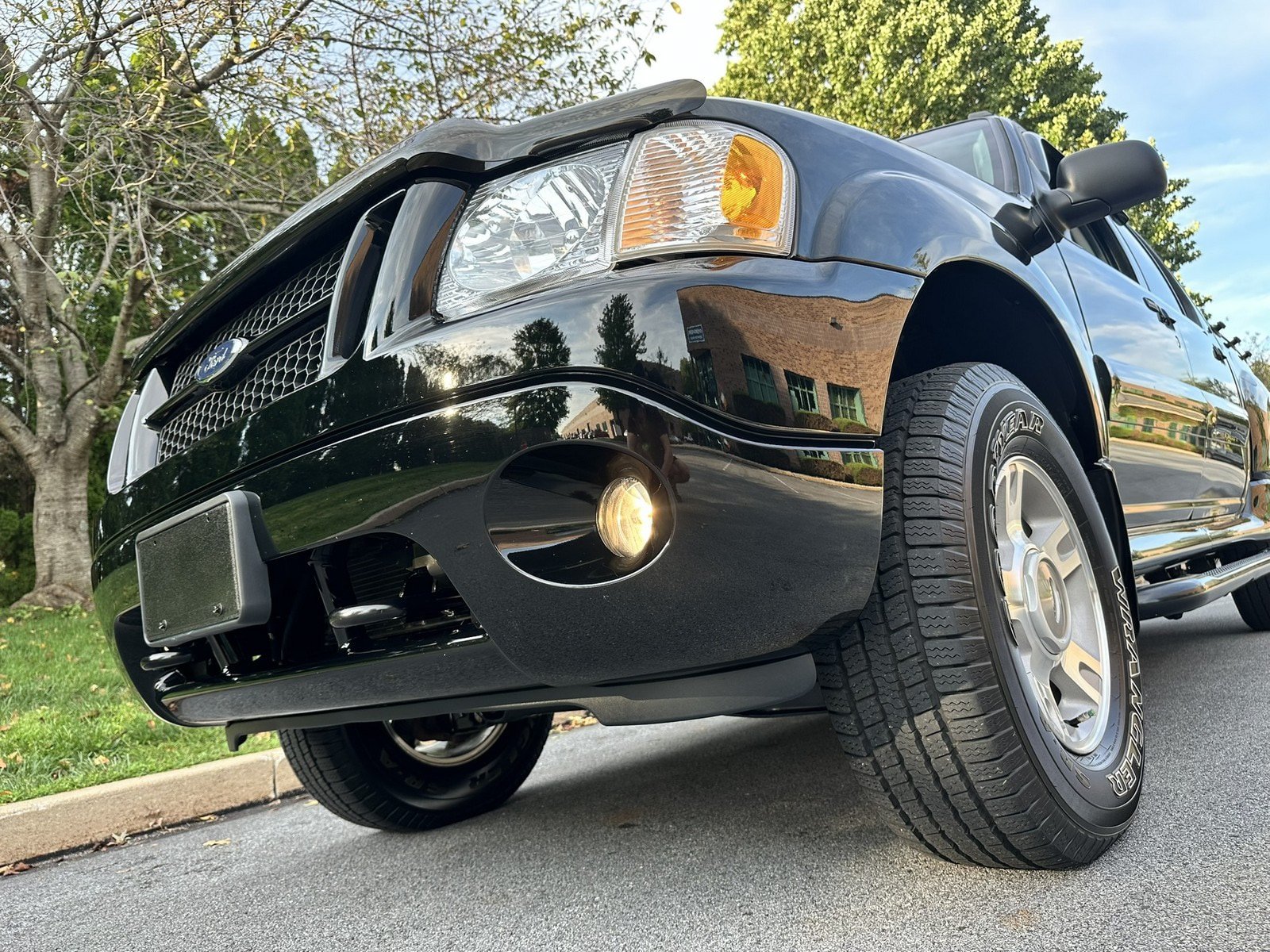 Used 2004 Ford Explorer Sport Trac 4x4 image 63