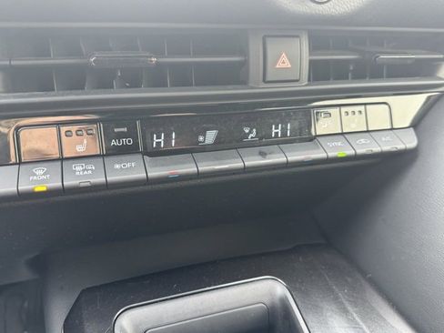 Used 2024 Toyota Crown XLE image 11