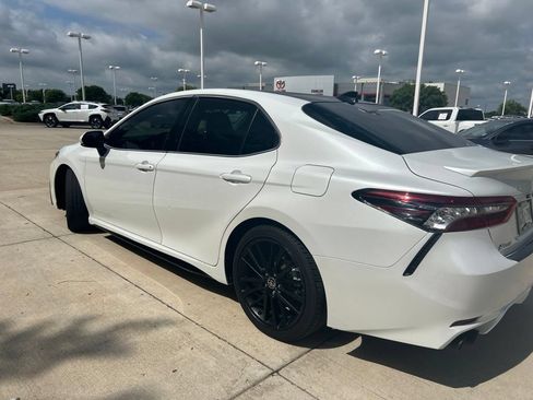 Used 2022 Toyota Camry XSE FWD image 5