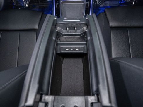 Certified 2025 Mercedes-Benz GLB 250 image 22