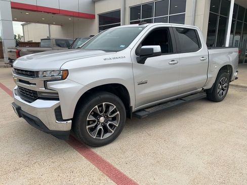 Used 2019 Chevrolet Silverado 1500 LT w/ Texas Edition image 5