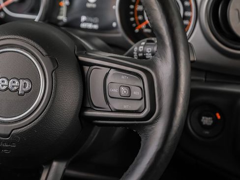Used 2021 Jeep Wrangler Unlimited Sport AWD/4WD image 28