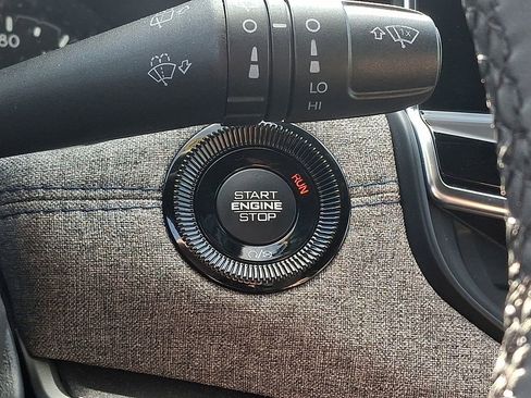 Used 2024 Jeep Compass Latitude image 22