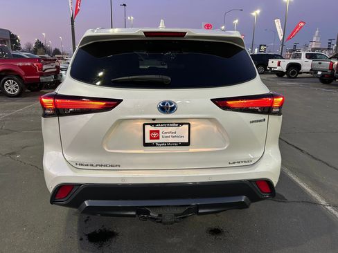 Certified 2021 Toyota Highlander Limited image 4