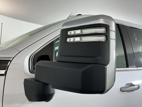 Used 2022 GMC Sierra 3500 Denali AWD/4WD image 13