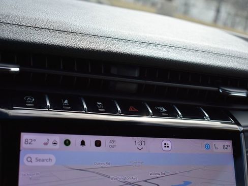 Used 2024 Jeep Grand Cherokee L Limited image 23