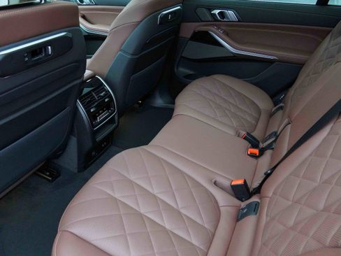 Used 2025 BMW X7 xDrive40i image 35