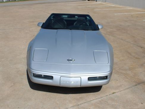 Used 1996 Chevrolet Corvette Convertible RWD image 29